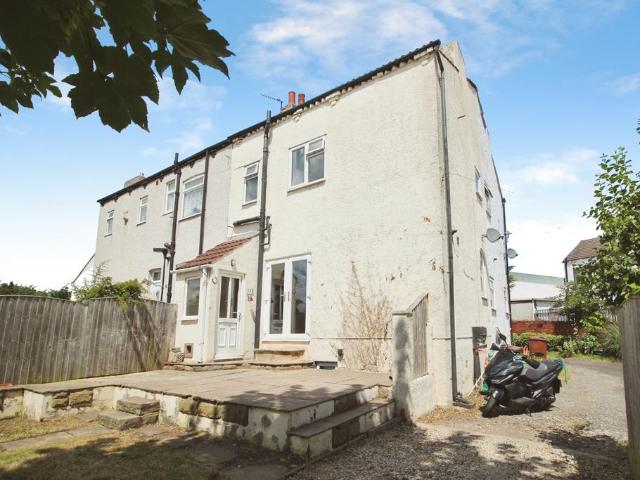 House for sale in Wrenthorpe, West Yorkshire