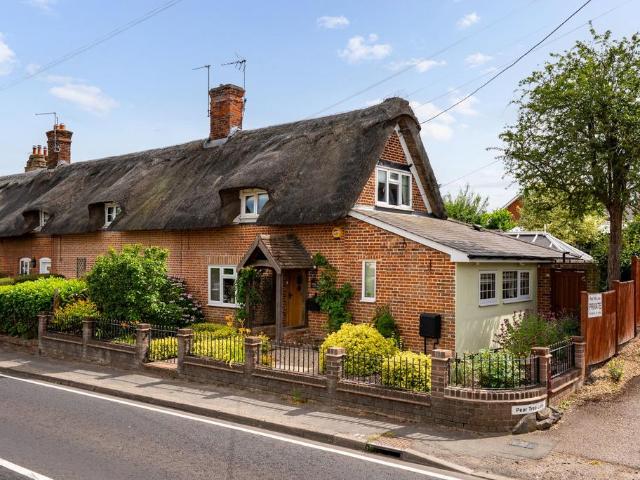 House for sale in Chipping Hill, Essex