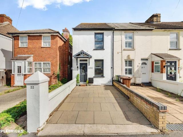 House for sale in Stone, Monks Orchard