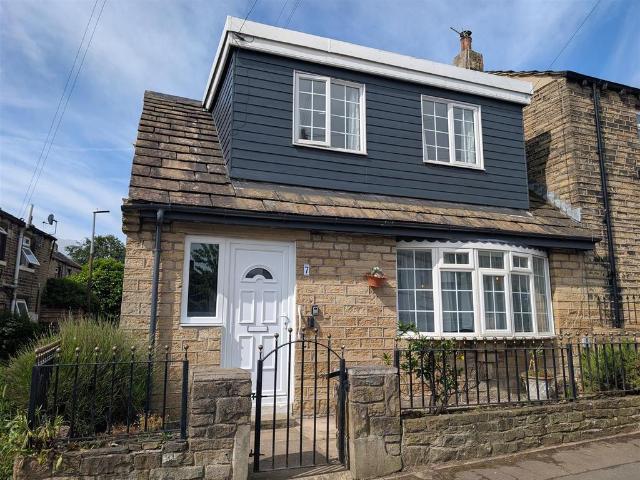 House for sale in Huddersfield, West Yorkshire