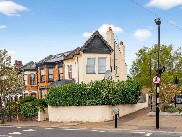 House for sale in Walthamstow Village, Greater London