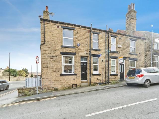 House for sale in Farsley, West Yorkshire
