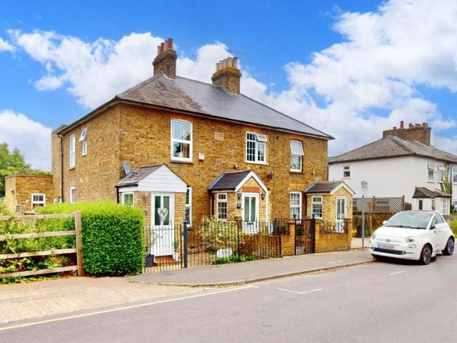 House for sale in Harlington, London Borough of Hillingdon