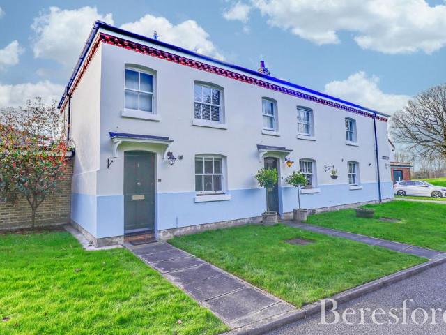 House for sale in Navestock Side, Essex