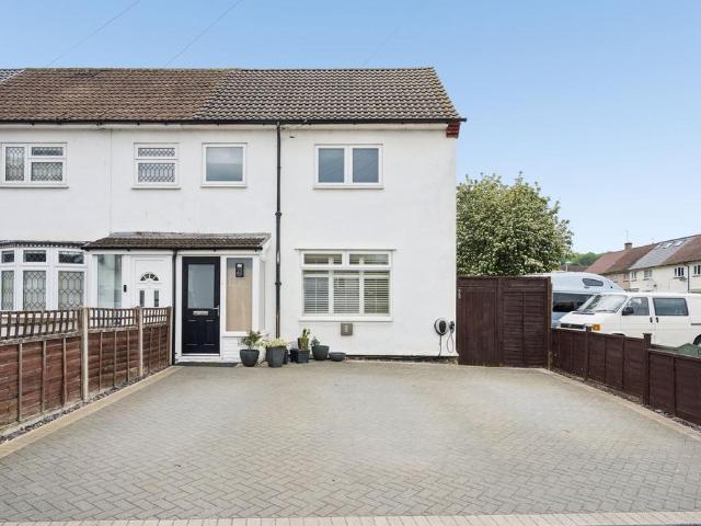 House for sale in Watford Rural, Batchworth