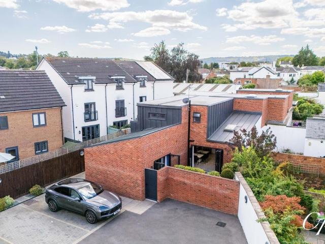 House for sale in Cleevemount, Golden Valley