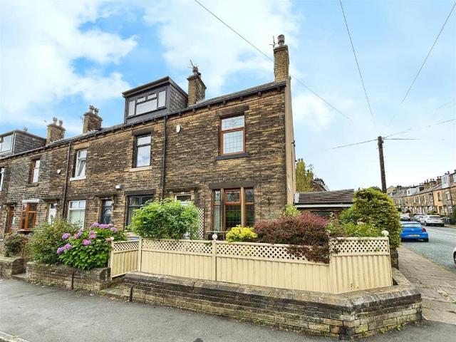 House for sale in Slack Side, West Yorkshire