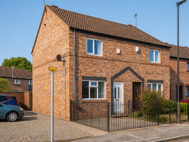 House for sale in High Field, York