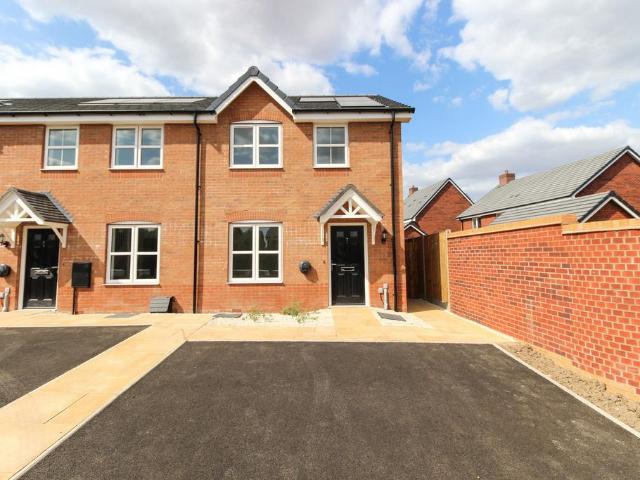 House for sale in Green Close, Warwickshire