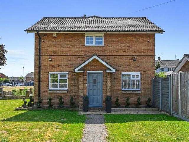 House for sale in Hutton Mount, Navestock Side