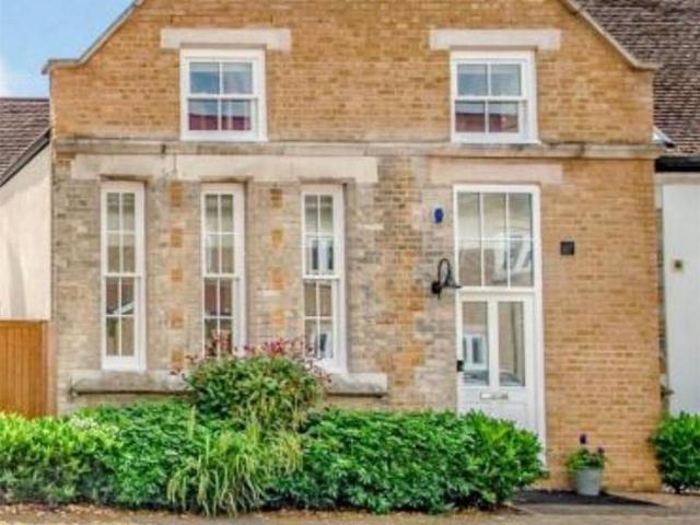 House for sale in Stone, Monks Orchard