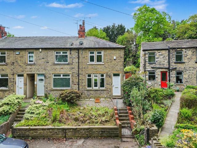 House for sale in Armitage Bridge, West Yorkshire