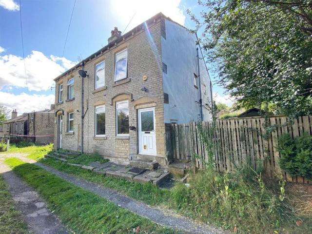 House for sale in Huddersfield, West Yorkshire