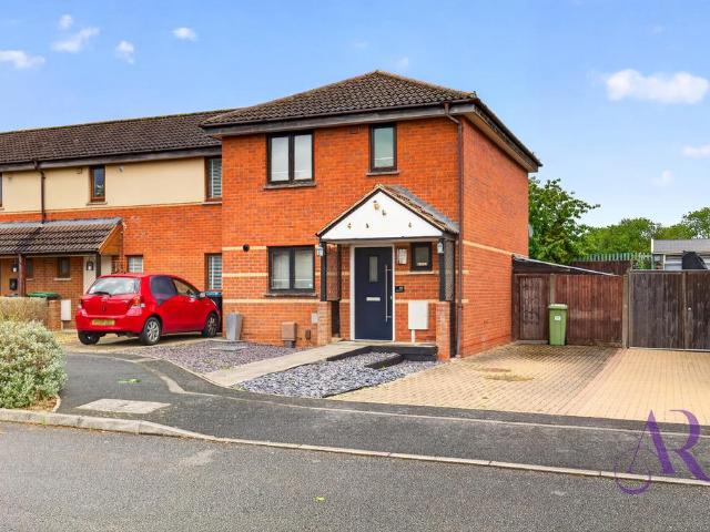 House for sale in Fenny Stratford, Milton Keynes
