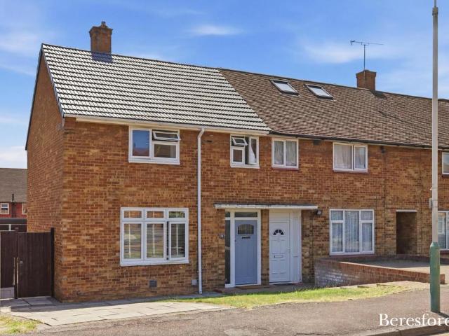 House for sale in Harold Hill, Greater London