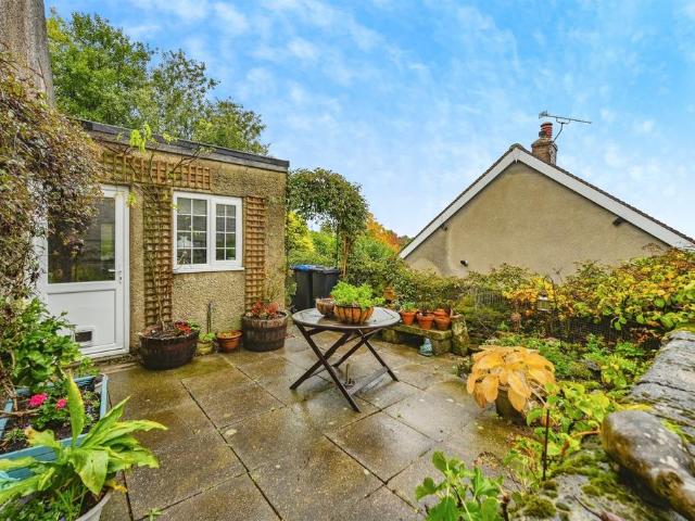 House for sale in Froggatt, East Midlands