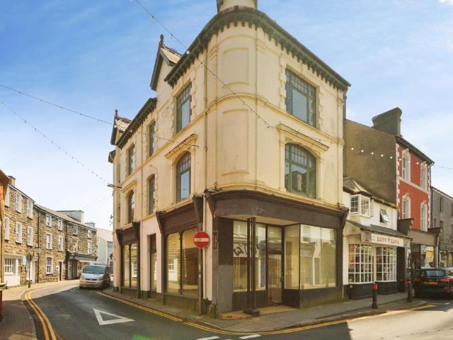 House for sale in Pwllheli