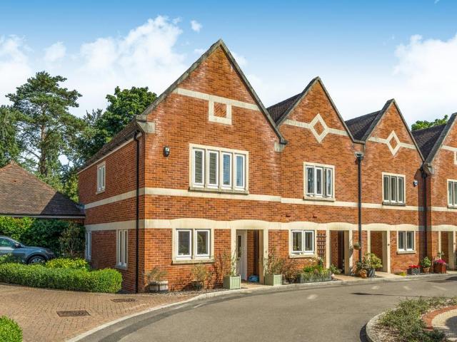 House for sale in Bucklebury, West Berkshire