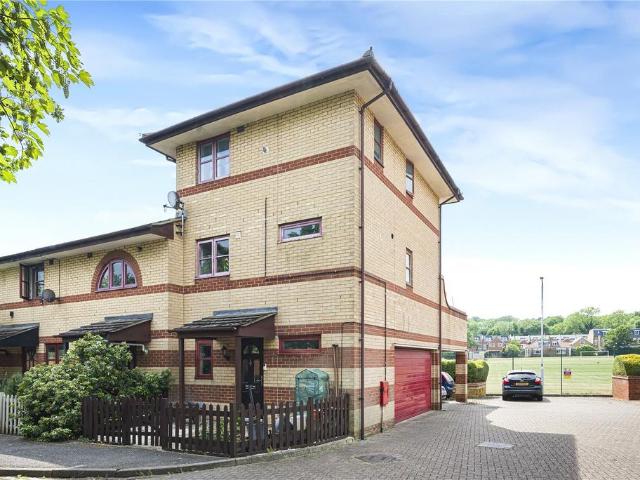 House for sale in London Borough of Lewisham, Brockley
