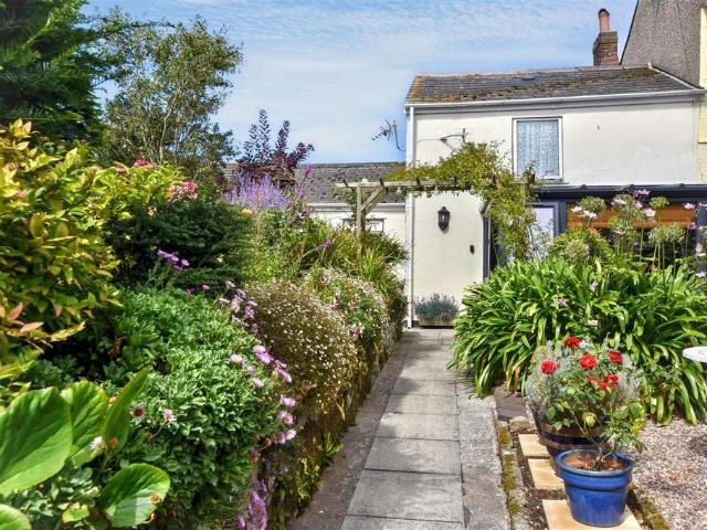 House for sale in Illogan, Cornwall