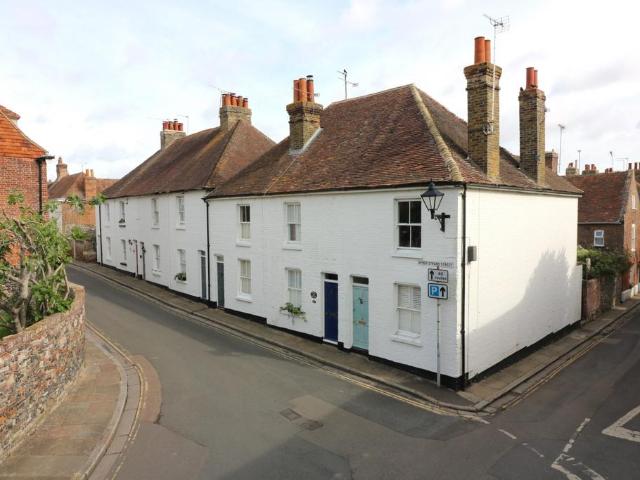 House for sale in Sandwich, Ash