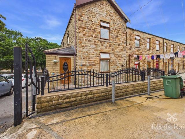 House for sale in Brookroyd, Batley