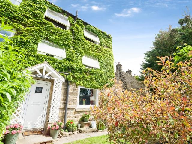 House for sale in Charlesworth, East Midlands