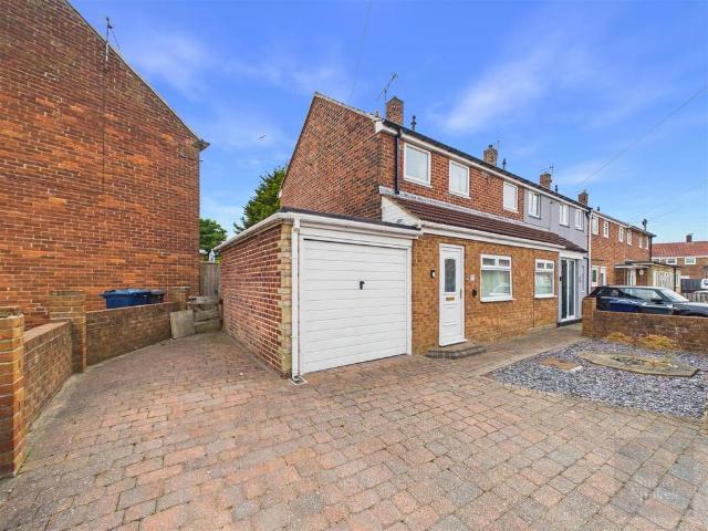 House for sale in Horsley Hill, South Shields