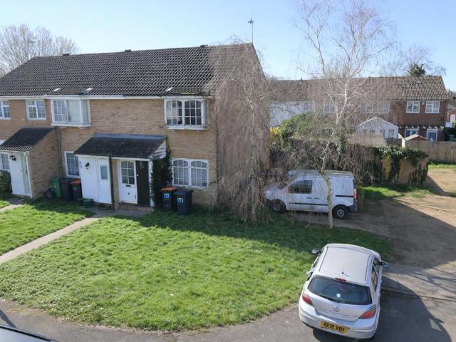 House for sale in Woodside Estate, Houghton Regis