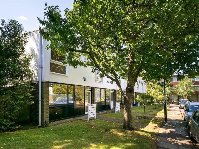 House for sale in London Borough of Richmond upon Thames, Greater London