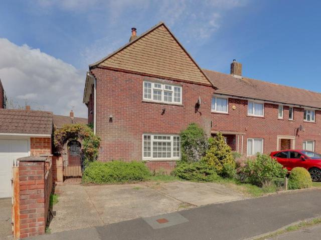 House for sale in Hampshire Farm, Spring Vale