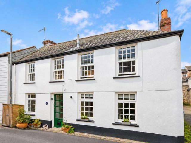 House for sale in Lostwithiel, Cornwall
