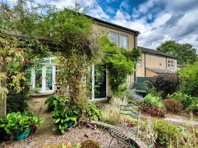 House for sale in Froggatt, East Midlands