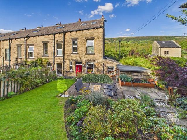 House for sale in Banksfield, Calderdale