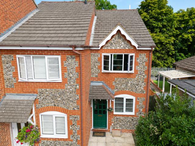 House for sale in Garston, Watford