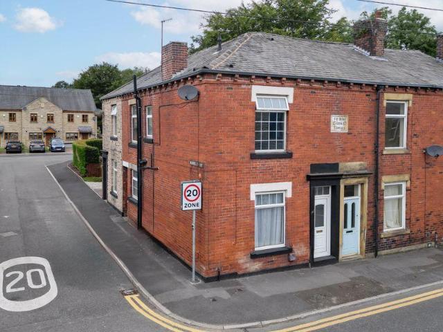 House for sale in Caldermoor, Burnedge