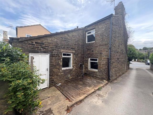 House for sale in Cottingley, West Yorkshire
