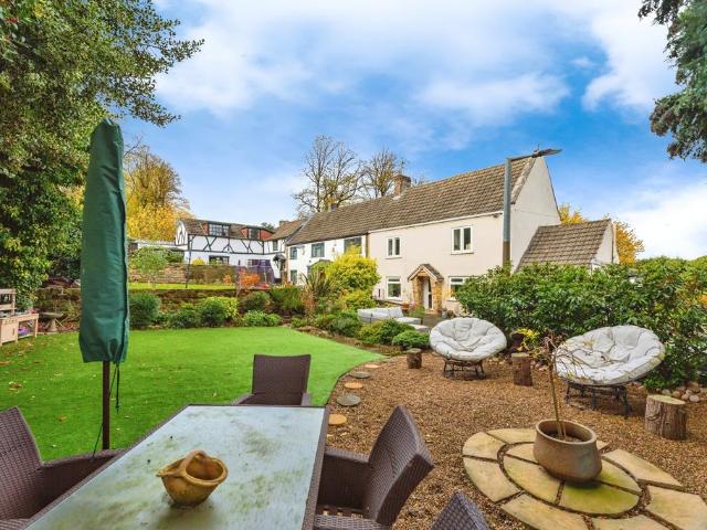 House for sale in Dalton, South Yorkshire