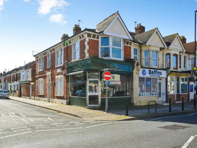 House for sale in Kingston, Baffins