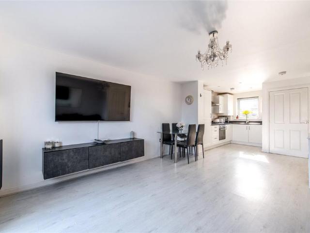 House for sale in Kings Farm, Hamerton