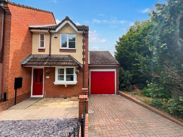 House for sale in Halesowen, West Midlands