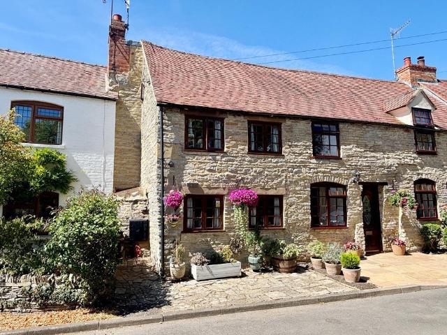 House for sale in Crookhill, Worcestershire