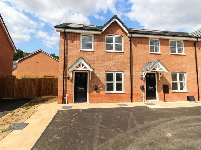 House for sale in Green Close, Warwickshire