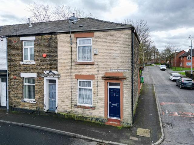 House for sale in Newbold, Burnedge