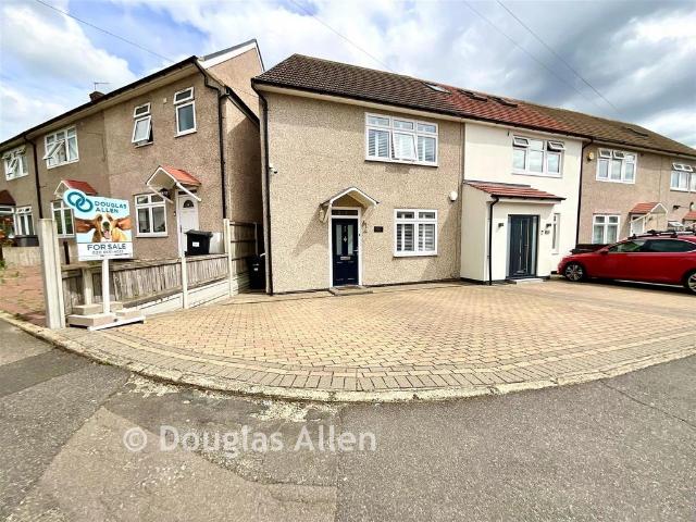 House for sale in Hainault, Greater London