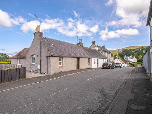House for sale in Steelend, Scotland