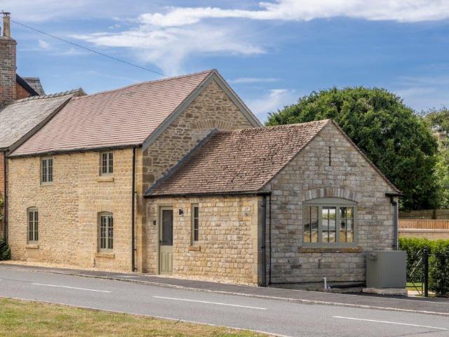 House for sale in Fossebridge, Gloucestershire
