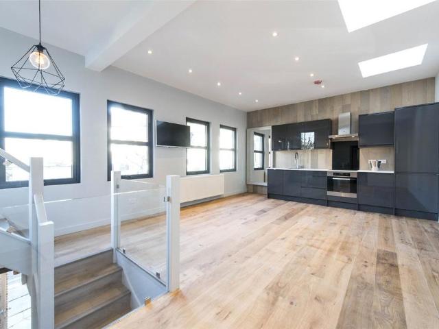 House for sale in Clapham Junction, Greater London
