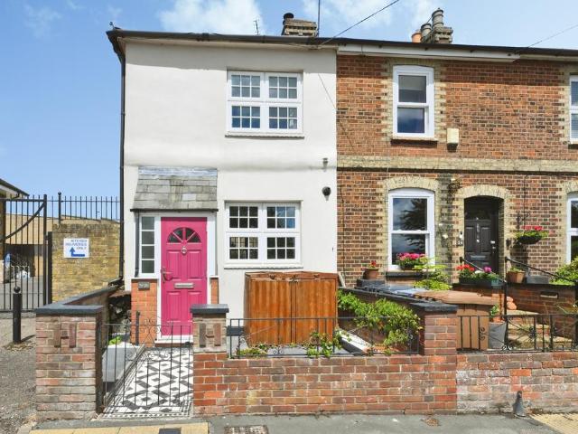 House for sale in Kings Hill, Colliers End