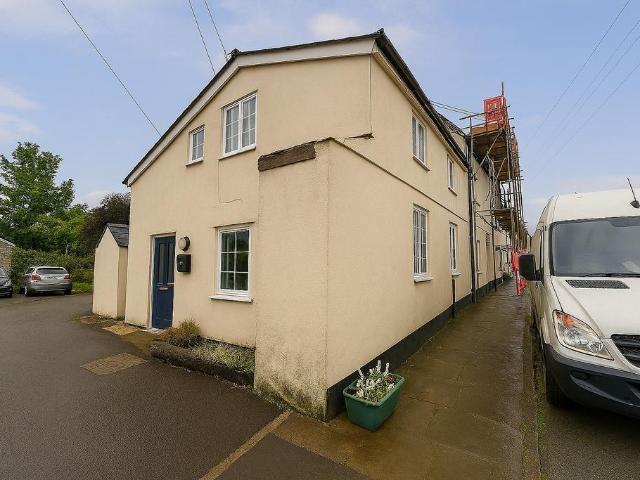 House for sale in Llanbadoc, Wales
